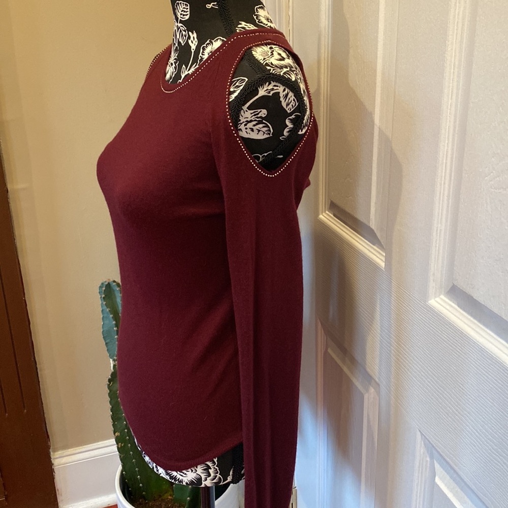 WHBM Open shoulder lightweight sweater - Picture 3 of 5